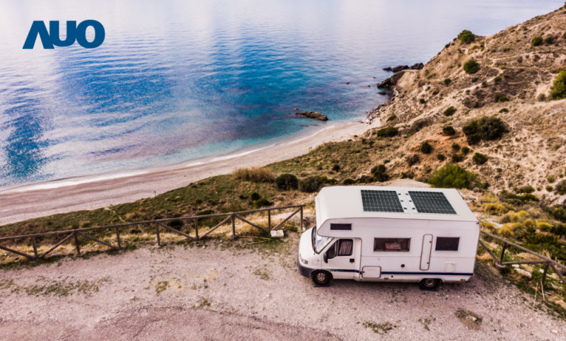 「可撓輕量化太陽光電板SunCurva」使用輕量特殊耐候型複合板取代傳統太陽能板的玻璃前板，不僅降低70%重量，每米平方僅3Kg；具有抗衝擊性能及通過電磁相容性測試，可應用於交通運輸工具，如露營車、遊艇等